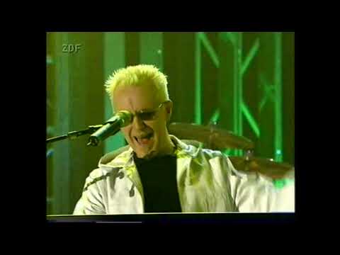 HOWARD JONES - What Is Love ('Rsh Gold' German TV 2000)