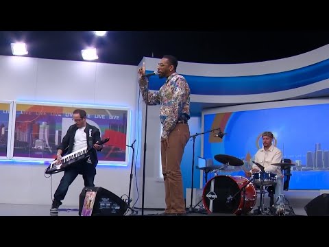 Live in the D: Music Monday - Apropos