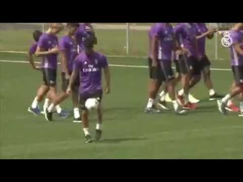 Isco Alarcón shows us some of his silky skills in training!