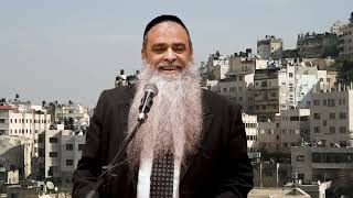 אל תירא ישראל אל תירא - #הרב_רפאל_זר בקטע מצחיק! (הרב רפאל זר) - התמונה מוצגת ישירות מתוך אתר האינטרנט יוטיוב. זכויות היוצרים בתמונה שייכות ליוצרה. קישור קרדיט למקור התוכן נמצא בתוך דף הסרטון