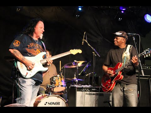 SMOKIN' JOE KUBEK BAND; Complete Show;  Sept 2012 @ Callahan's Music Hall