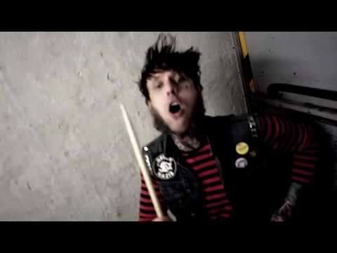 Kotzreiz - Wer is wieder da (Official Video) - Aggressive Punk Produktionen