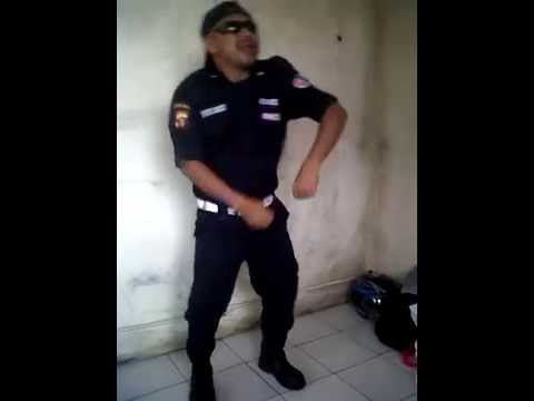 JOGET TERONG DI CABEIN ALA SECURITY..