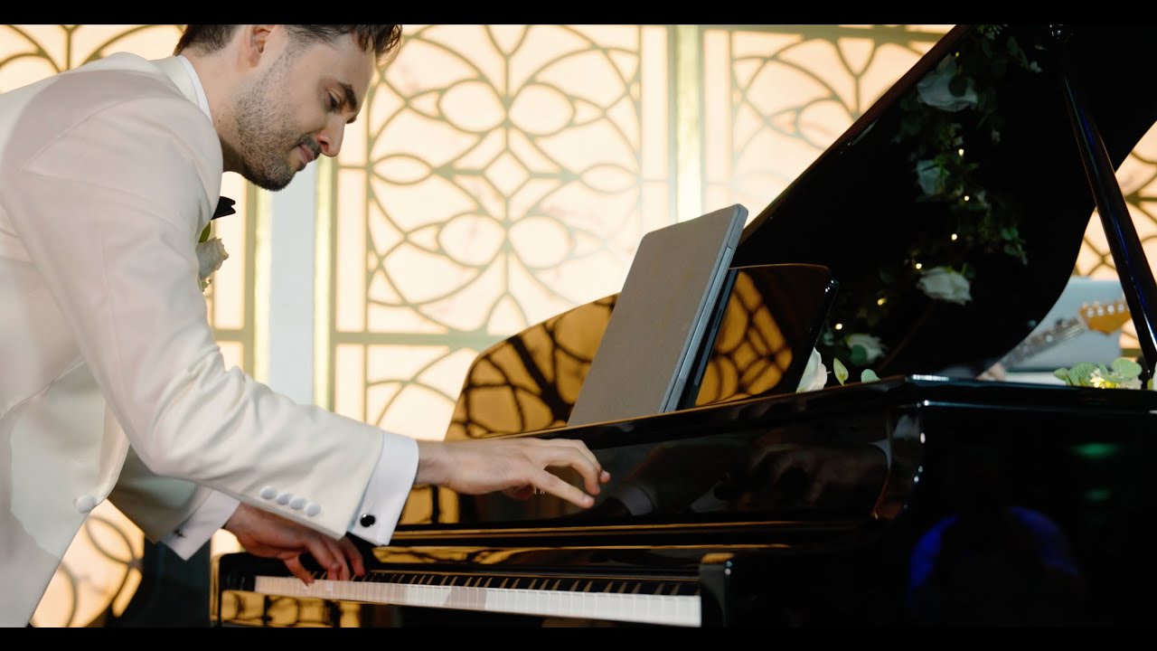 Promotional video thumbnail 1 for Mikhail Romanov - Luxury Pianist