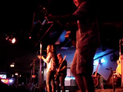 JeNell & the Yets - 