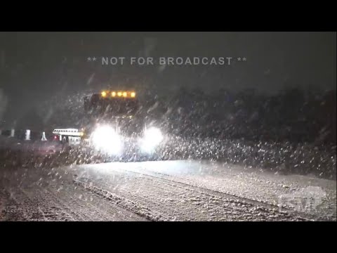 01-15-2022 Little Rock, AR - Overnight Heavy Snow on Slick I40 - State Capital Covered in Snow