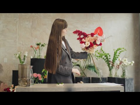 Mayesh Design Star: Retail Floral Bouquets, Color Theory & Architecture