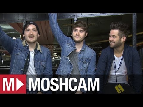 Kids In Glass Houses talk chickens in the shower and signing babies | Moshcam