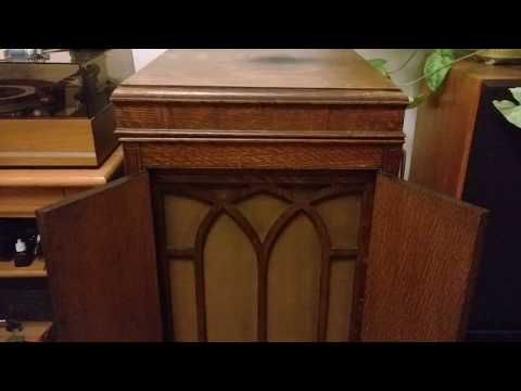 Vincent Lopez & His Hotel Pennsylvania Orchestra - Nola - Parlophone 78rpm - HMV 157