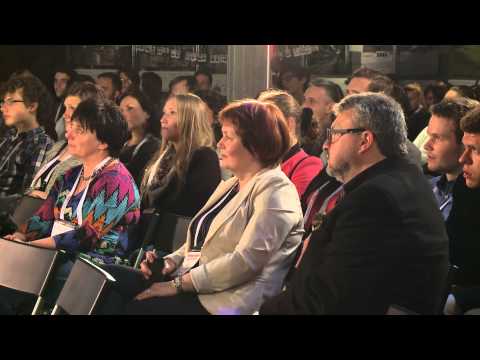 Virtual Choir brings nations together | Sonja Larson | TEDxKazimierz