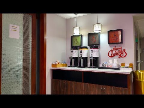 Hampton Inn Seattle Airport Room Tour