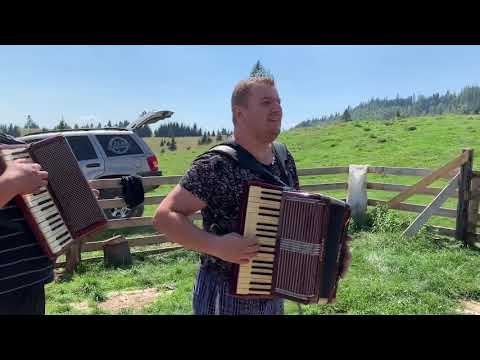 SERGIU STB SI MARIUS ANDREI LA STANA LUI NELUS DIN VARFUL CAPITANU