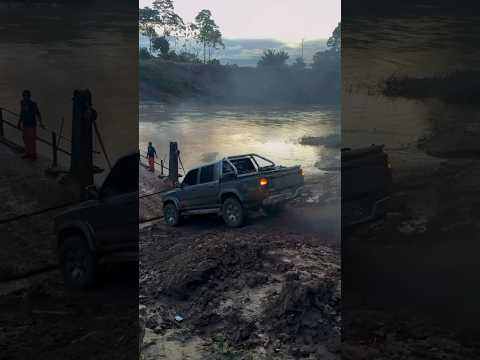 Hilux 2000 é a bruta de Xapuri! #trending #rio #hálux #viral