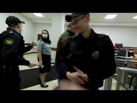 Арбитражный Суд Москвы забит биометрической техникой.