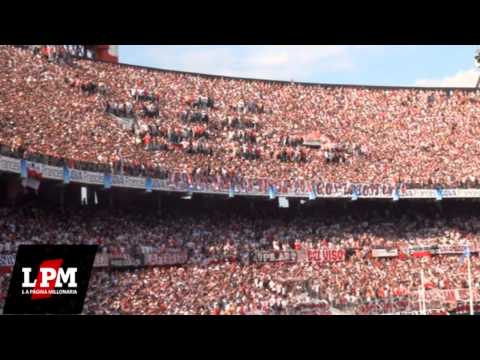 "El que no salta es un bostero - River vs Boca - Torneo Inicial 2012" Barra: Los Borrachos del Tablón • Club: River Plate