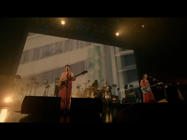 羊文学、本日リリースの初の全国ツアーの模様を全曲収録した映像作品より「キャロル」の映像を期間限定で公開! 2 YouTubeサムネイル