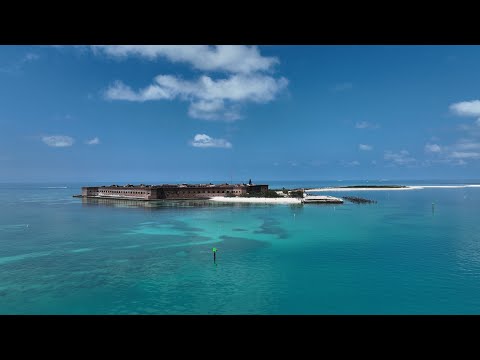 2023 Cruisers Yachts 60 Fly Miss Tracey Lane Video