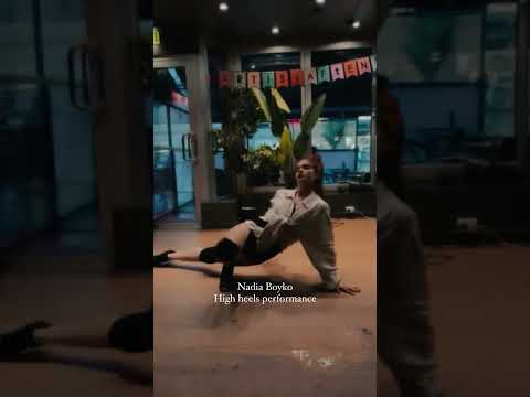 Nadia Boyko performing high heels on scene