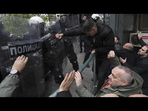 Tödlicher Dacheinsturz in Serbien: Proteste gehen weiter