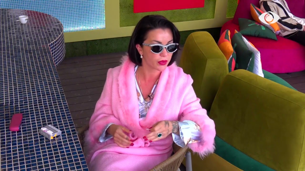 “Dola të blija cigare...”/ Roza: Romeo është tipi i mashkullit që të sjellë 5 burra në tavolinë