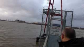 preview picture of video 'Broadness Lighthouse, River Thames, Swanscombe.'