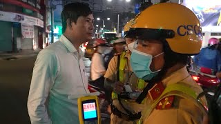 Mới chạy grab mấy ngày, anh tài xế điếc người khi nghe tước GPLX gần 2 năm vì cái này