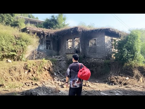 Dopo essere stato licenziato,è tornato nella sua città natale e ha ristrutturato la sua vecchia casa