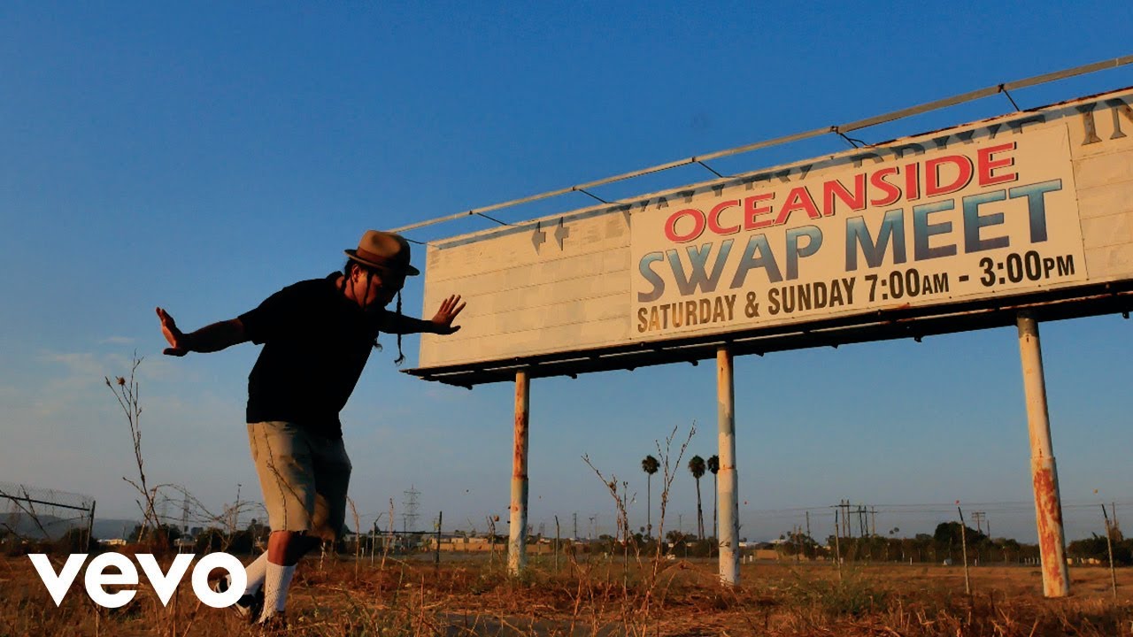 Dezzy Hollow — Saucy Me