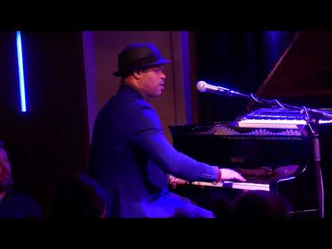 Roberto Fonseca - 4 (Duc des Lombards - Paris - December 27nd 2021)