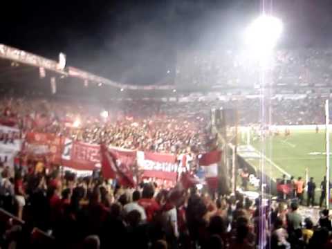 "Despedida Doble Visera 2" Barra: La Barra del Rojo • Club: Independiente