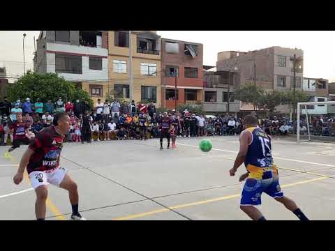 🔥PURA MAGIA EL POCHOLO HERNÀNDEZ!!🔥⚽RETO MASTER DE PUROS IDOLOS DEL FUTSAL PERUANO.