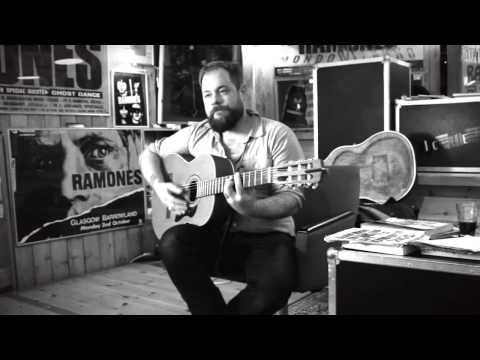 Rolling Stone Session: Nathaniel Rateliff - "Don't Get Too Close"