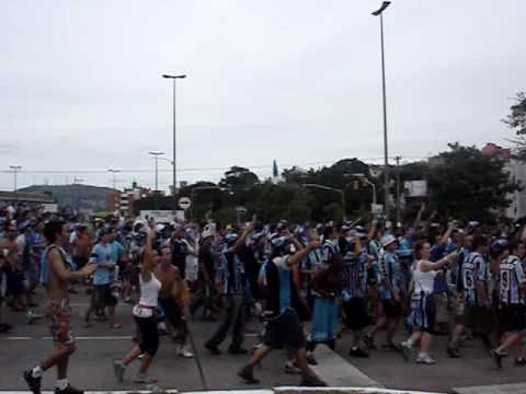 GERAL DO GRÊMIO 2006 deslocando GRENAL beira rio