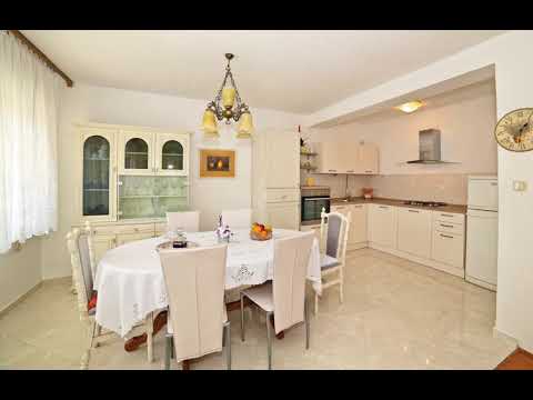 Apartment Tonka - Kaštel Gomilica - Croatia