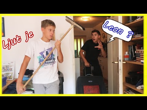 MALI BRAT NIJE SRETAN MOJIM POVRATKOM !