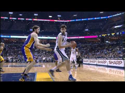 Gasol vs. Gasol fadeaway