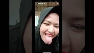 Download lagu Naughty hijabi playing with her tongue 🥰😍😘 mp3