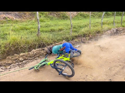 PILILIU SOFRE ACIDENTE NA BICICLETA 😱 | PILILIU DA RESENHA