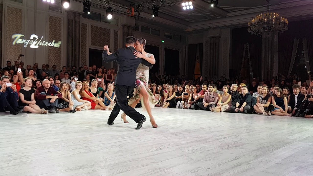 Sebastian Achaval & Roxana Suarez
Ciragan Palace 2/4