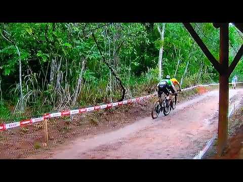 campeonato Brasileiro MTB Henrique ataca na subida José Gabriel.