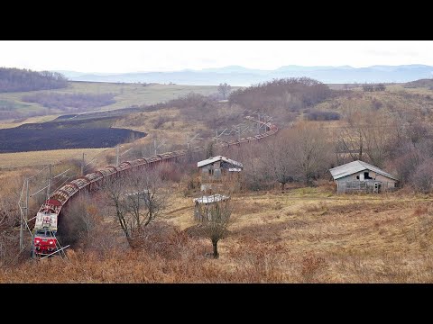 [4K] CFR Marfa wood train with 2 locomotives near Lucacesti tunnel [January, 2022]