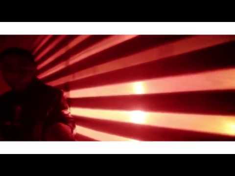 Samklef – Walking Talking (Official Video)