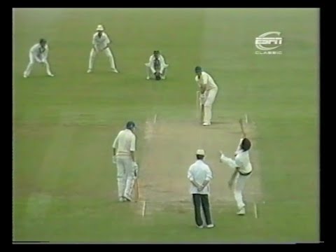 ENGLAND v AUSTRALIA 5th TEST MATCH DAY 1 OLD TRAFFORD AUGUST 13 1981 CHRIS TAVARÉ MIKE WHITNEY