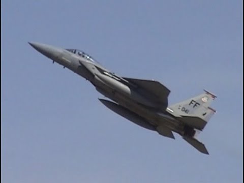 2009 AirPower Over Hampton Roads - F-15 Eagles of the 71st Fighter Squadron (RTB & Low Approaches)
