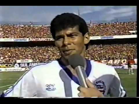 Jogadores do Bahia e Inter são entrevistados antes da final