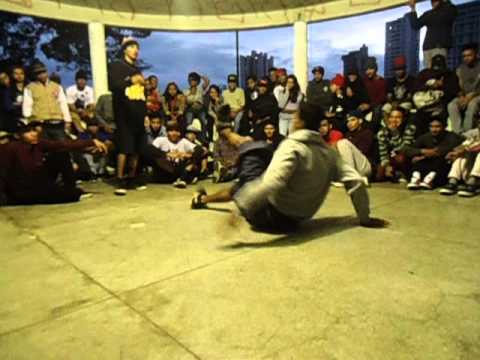True Floor 2014 - Top 32 - Desempate - Makaxera ( Mega Break ) vs Pirata ( Mega Break )