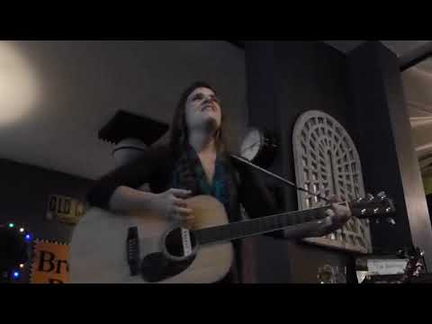 4 Eva Abraham  -  - Kiss The Sky Bar - 14 - 10 - 2018