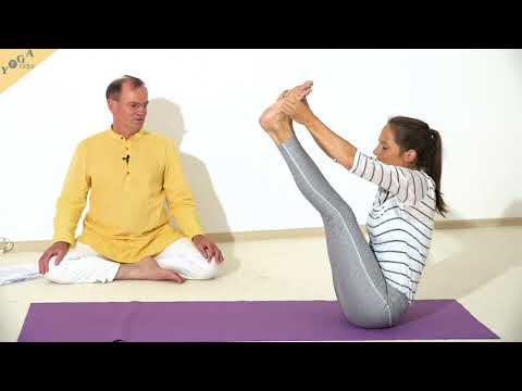 Vertikale Vorwärtsbeuge mit Klimmzug - Yoga Asana Lexikon