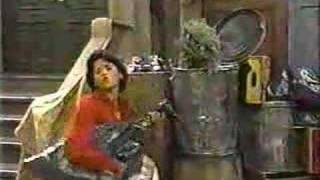 Classic Sesame Street - What&#39;s the Spanish word for &quot;trash&quot;?
