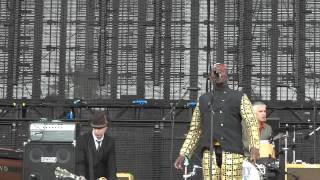 Jimmy Cliff &amp; Tim Armstrong &quot;You Can Get It If You Really Want&quot;@ Coachella 2012
